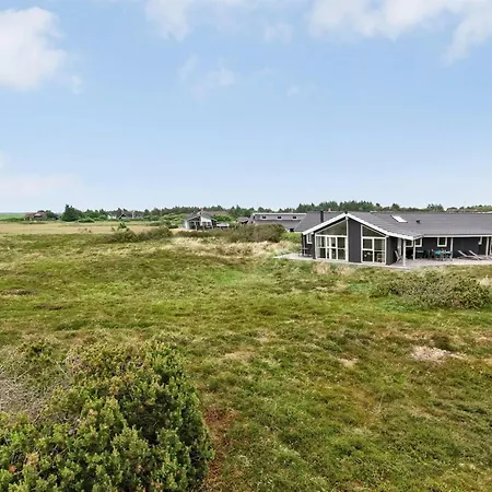 Luzia - 1-2km From The Sea By Interhome Feriehus